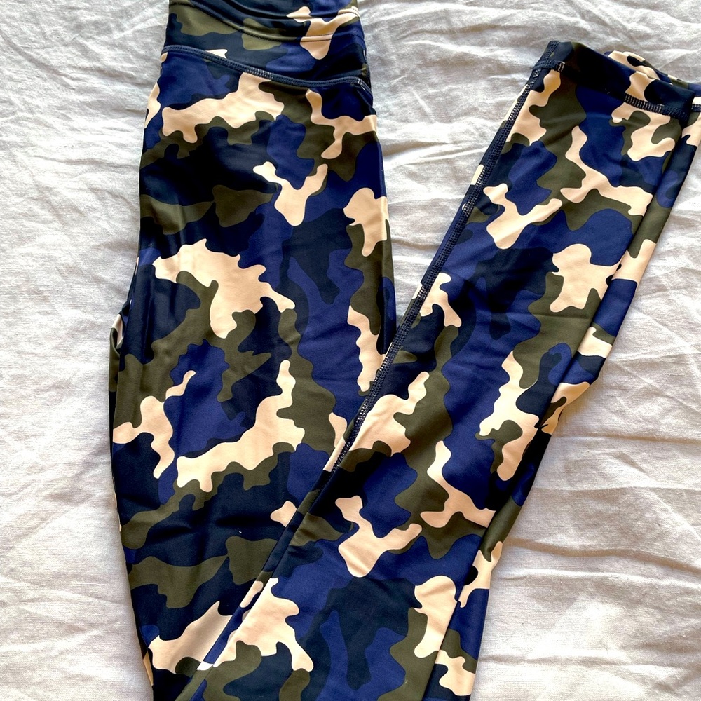 Upside full length camo leggings